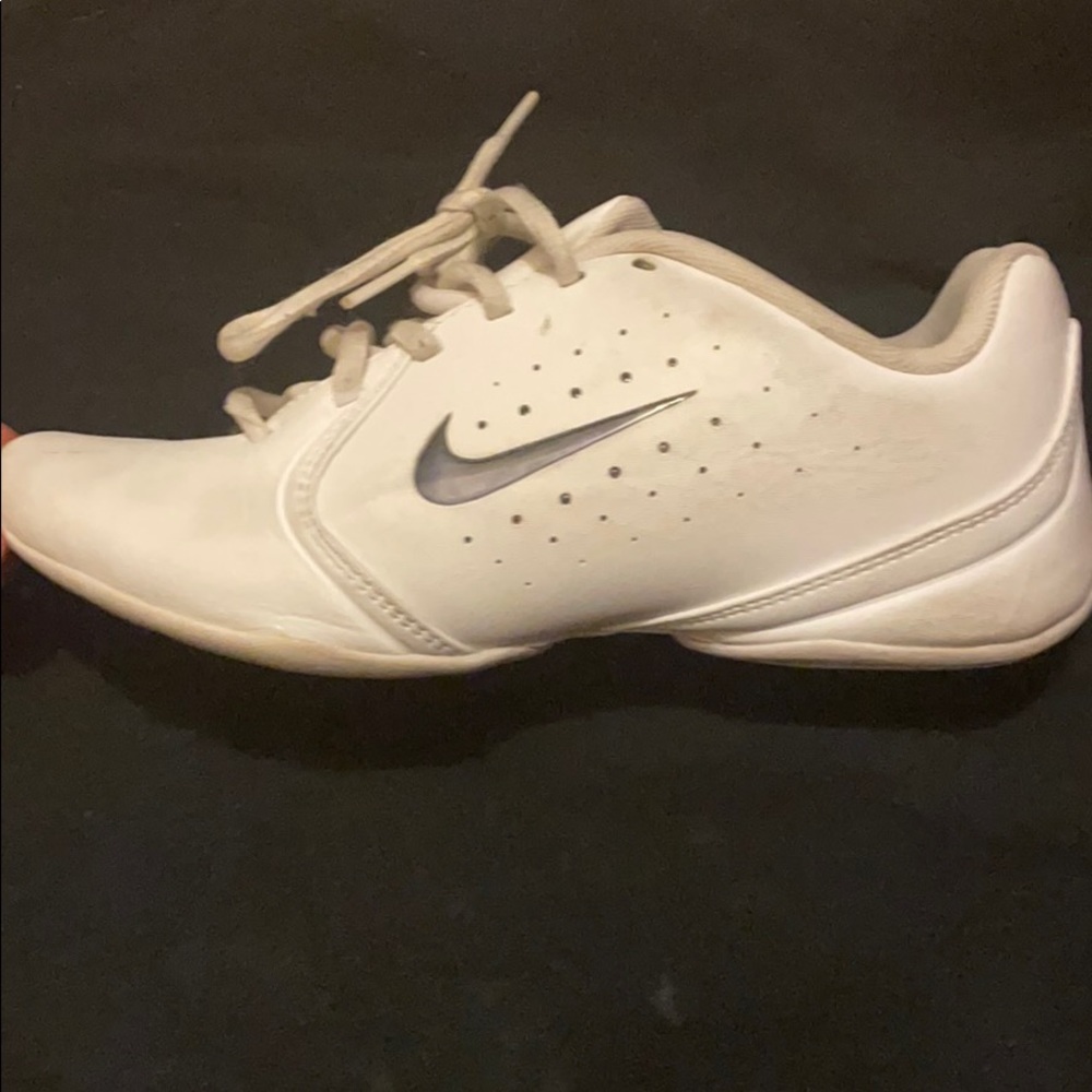 Nike Sideline III Cheer Shoes Women Sz 6- White